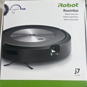 iRobot Roomba j7 Robot Vacuum - Black